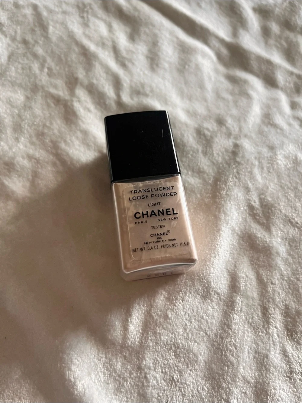 CHANEL Translucent Loose Powder - Light Beige with Black Cap